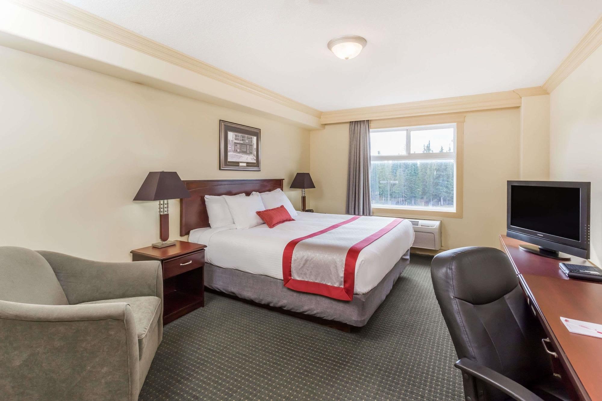 Ramada By Wyndham Hinton Hotel Exterior foto